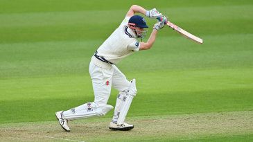 Zak Crawley và áp lực nghẹt thở: Liệu thời của ‘công thần’ đã hết?