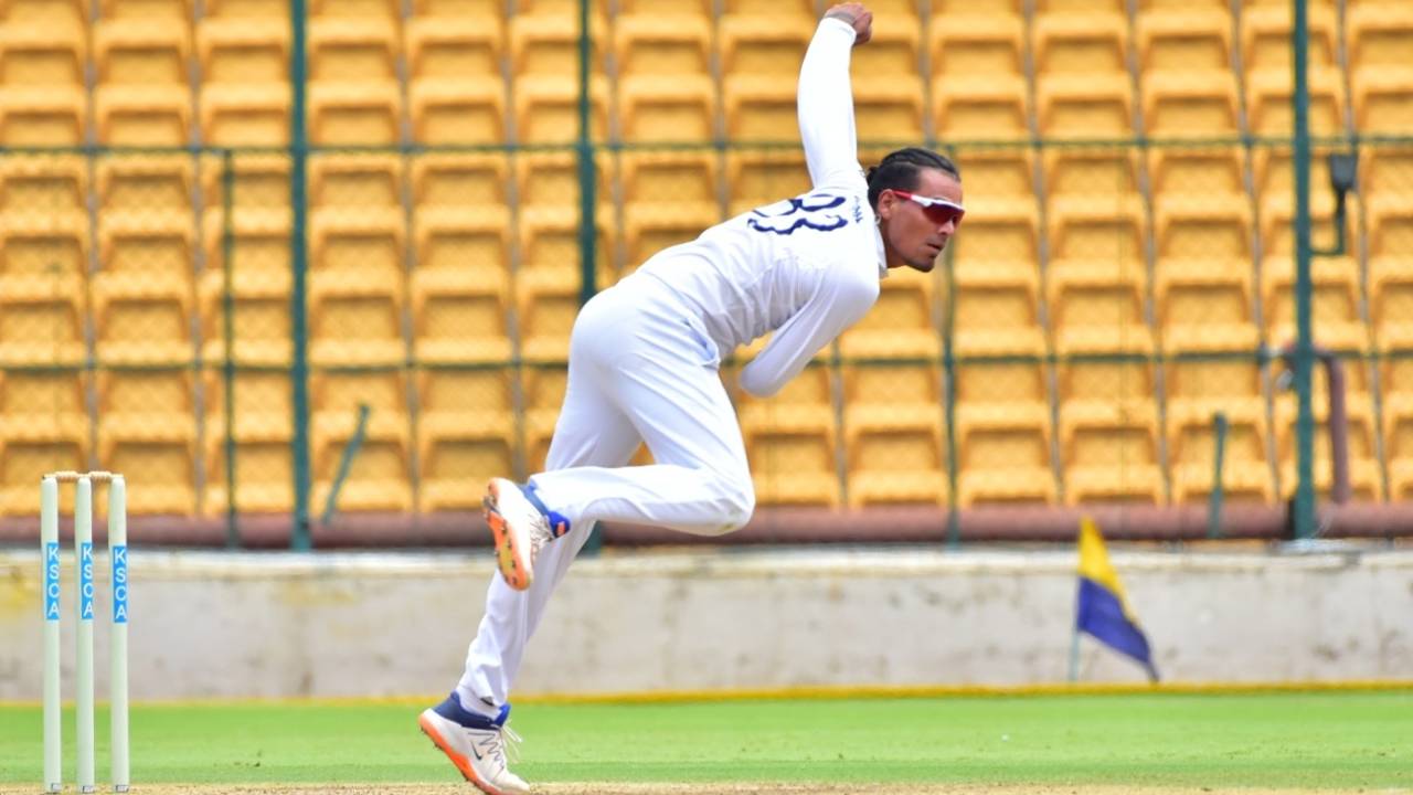 কাউন্টি চ্যাম্পিয়নশিপে ফিরছেন রাহুল চাহার, সারে দলের হয়ে আট ম্যাচের চ্যালেঞ্জ