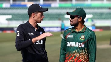 New Zealand đổ bộ Bangladesh: Cuộc chiến nảy lửa tháng 4-5