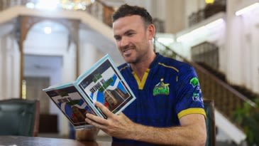 Multan Sultans Thắng Lớn: Màn Trình Diễn Đẳng Cấp Trước Islamabad United