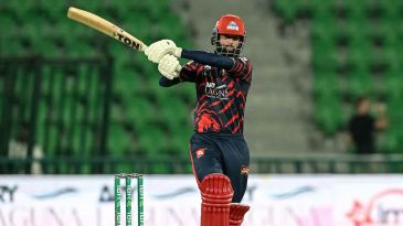 Karachi Kings ngược dòng ngoạn mục trước Lahore Qalandars trong trận cầu nghẹt thở