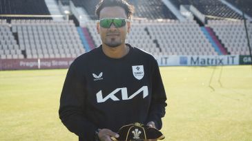 Rahul Chahar trở lại Surrey: Cú tái xuất đầy khao khát tại County Championship