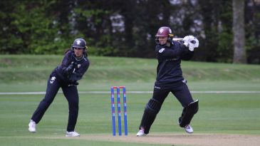 [CRK] Heather Knight’s Century Leads Somerset to Record 337/9 Victory Over Surrey
