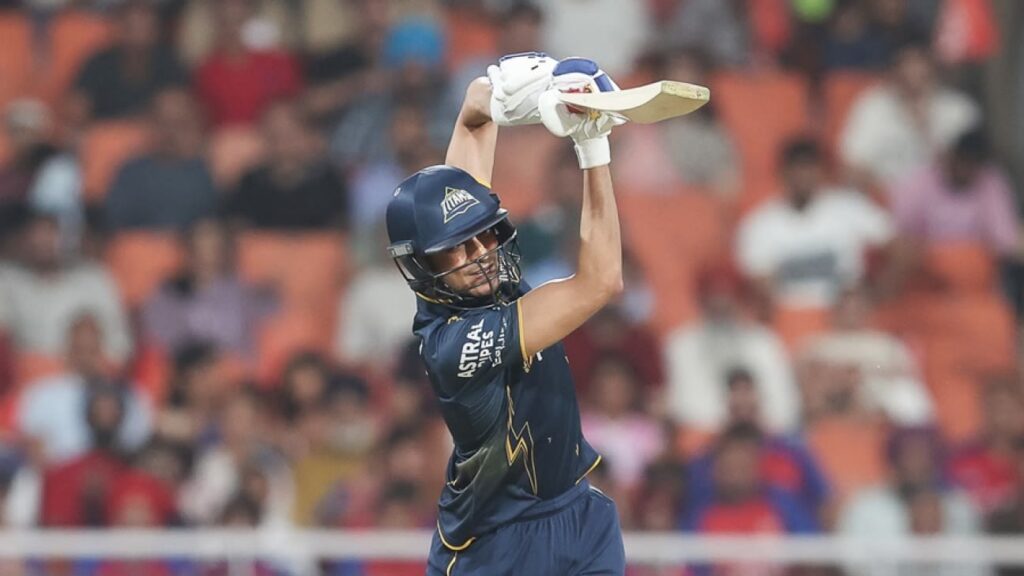 Delhi Capitals Opt to Bowl Against Gujarat Titans: Axar Patel Wins Toss for Third Consecutive Time