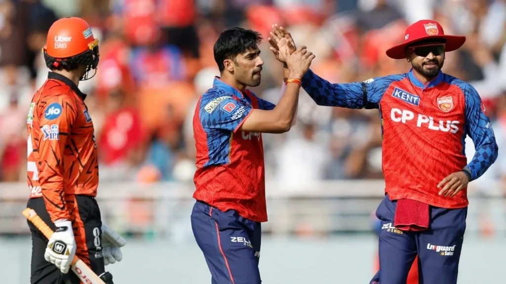Shashank Singh stuns SRH openers Travis Head Abhishek Sharma with stunning bowling in IPL 2026 1