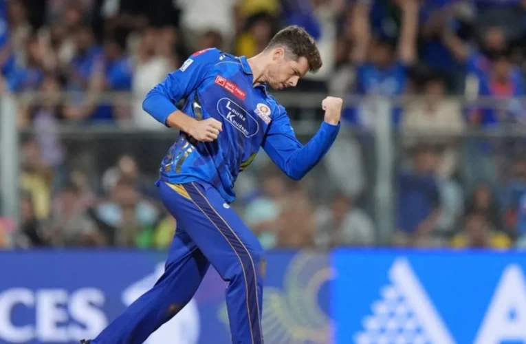 Mitchell Santner ruled out of IPL 2026? MI Head Coach reveals all-rounder’s shoulder niggle
