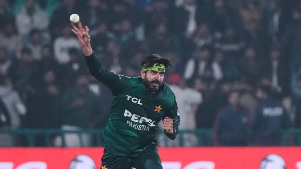 Warwickshire Sign Pakistan Spinner Usman Tariq for T20 Blast & The Hundred