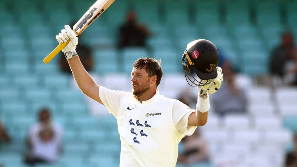 Robinson and Carson Lead Stunning Sussex Recovery Against Surrey