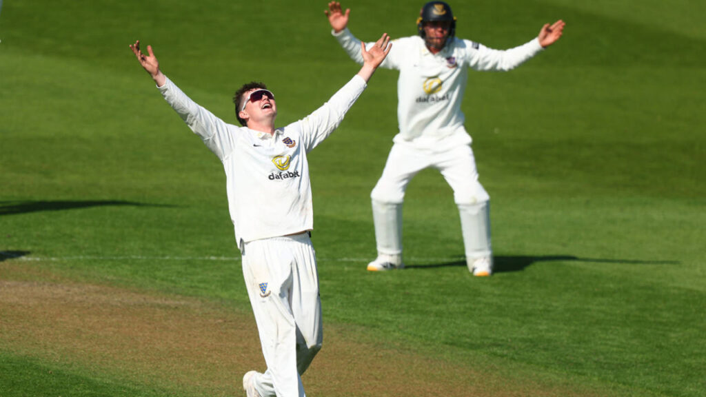 Sussex vs Leicestershire: Carson and Robinson Star but Dropped Catches Prove Costly